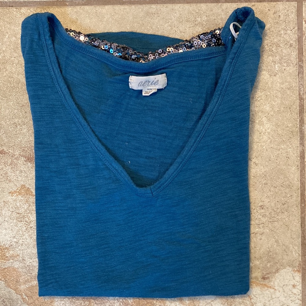 Aerie short sleeve v-neck aqua blue t-shirt sequins on arms SZ medium - Picture 11 of 11